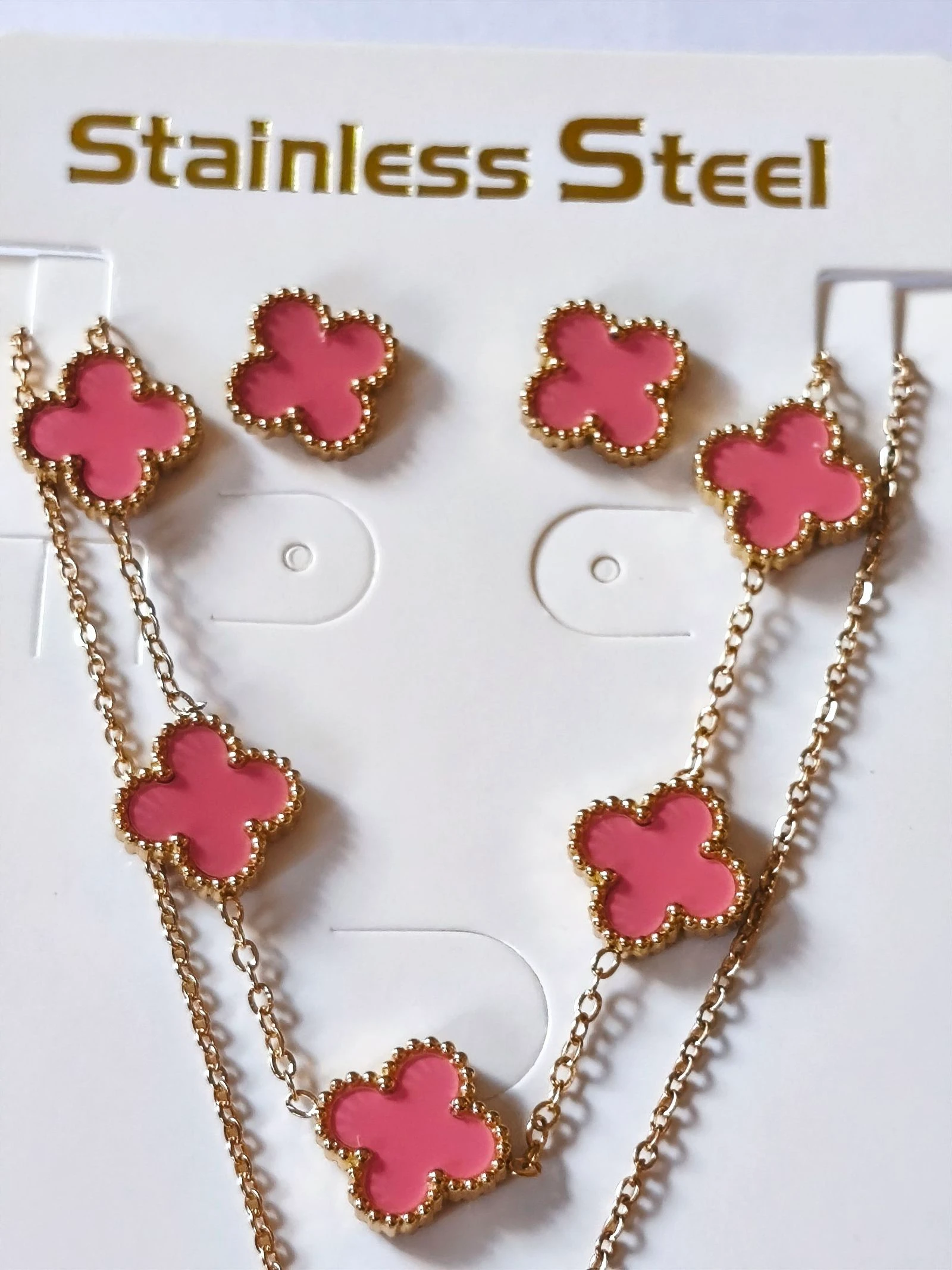 Conjunto de trebol con gargantilla pulsera y pendientes cadena dorada de acero
